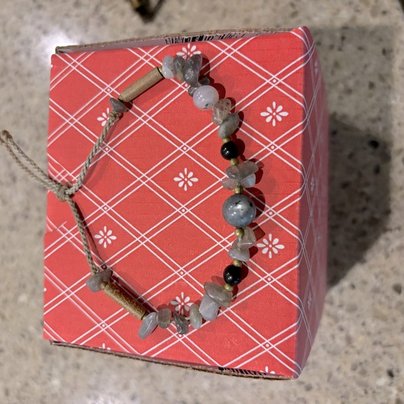 Stone cord bracelet. - Picture 3 of 3